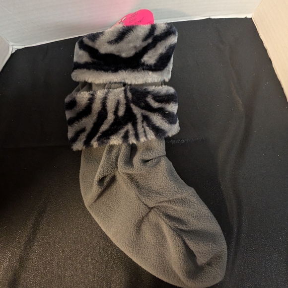 New Betsey Johnson Cozy Rain Boot Liners Medium to Large Size Shoe Size 8-10 - Picture 2 of 7